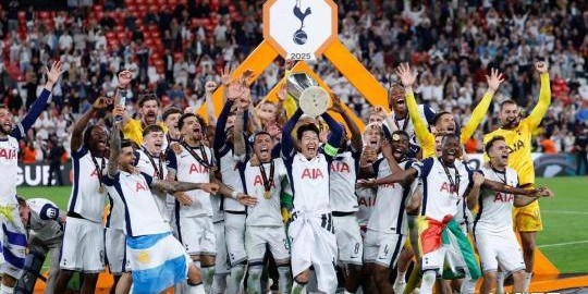 热刺官宣！冠军铁卫续约5500万中场加盟，罗马诺爆猛料！