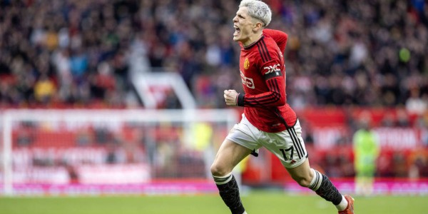 加盟蓝军？罗马诺报道切尔西有意加纳乔 球员本人点赞