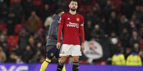 阿莫林再遇关键抉择：拿B费当核心，曼联真的选对了吗？