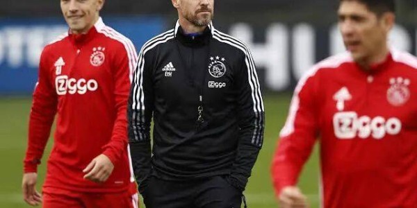 欧冠4连败！阿贾克斯宣布换帅 滕哈赫有望回归救火