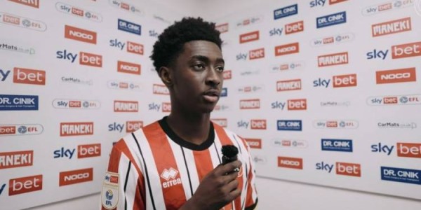 TA：流浪者先租后买报价水晶宫边锋萨基遭拒，但仍在继续追求